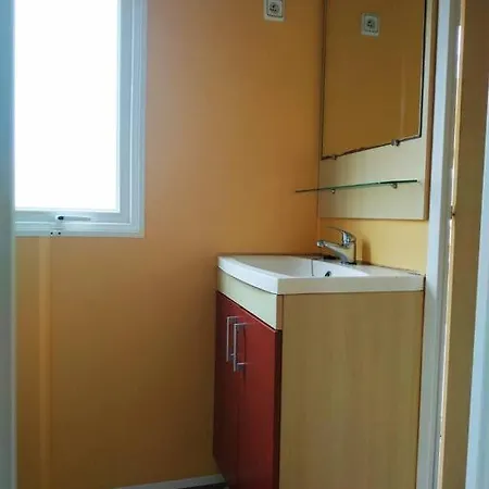 אתר קמפינג Mobil Au Bord Du Nages