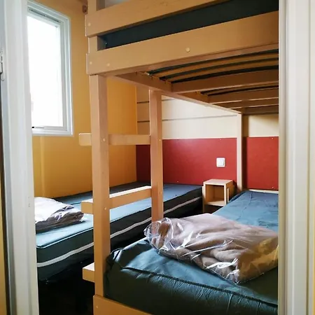 Mobil Au Bord Du * Nages